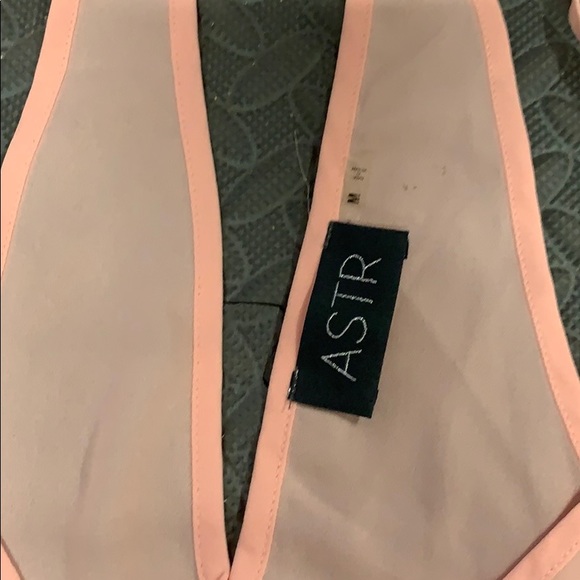 Pink tank - Picture 2 of 2